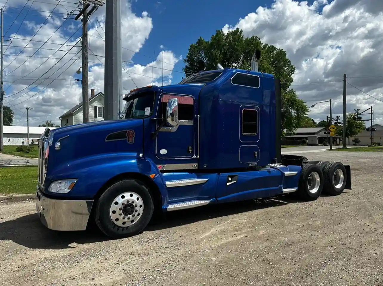 Blue Truck Kenworth T660 Year 2014